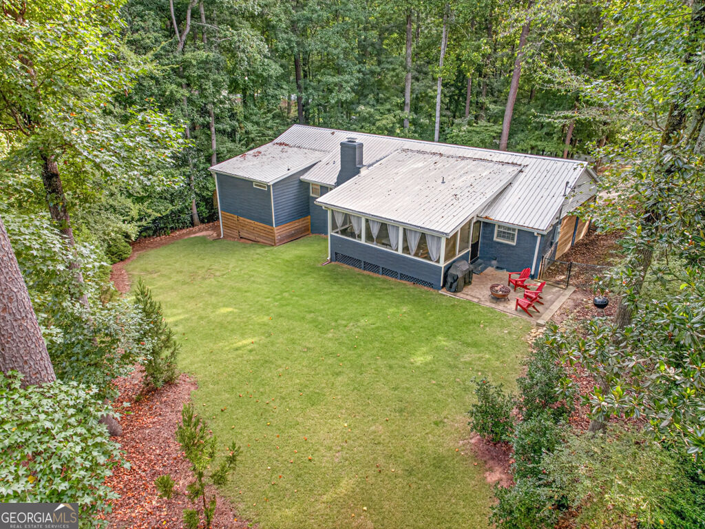 327 Dickson Drive Property Photo 6