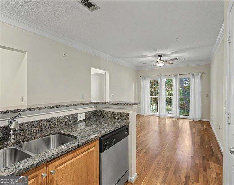 10 Perimeter Summi Boulevard Ne # 4236 Property Photo 8