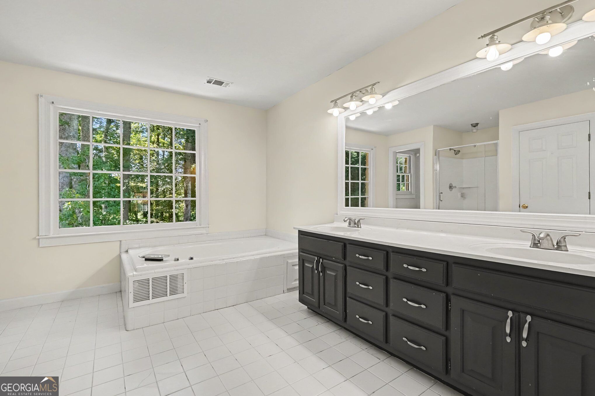 6317 Southland Forest Drive Property Photo 16