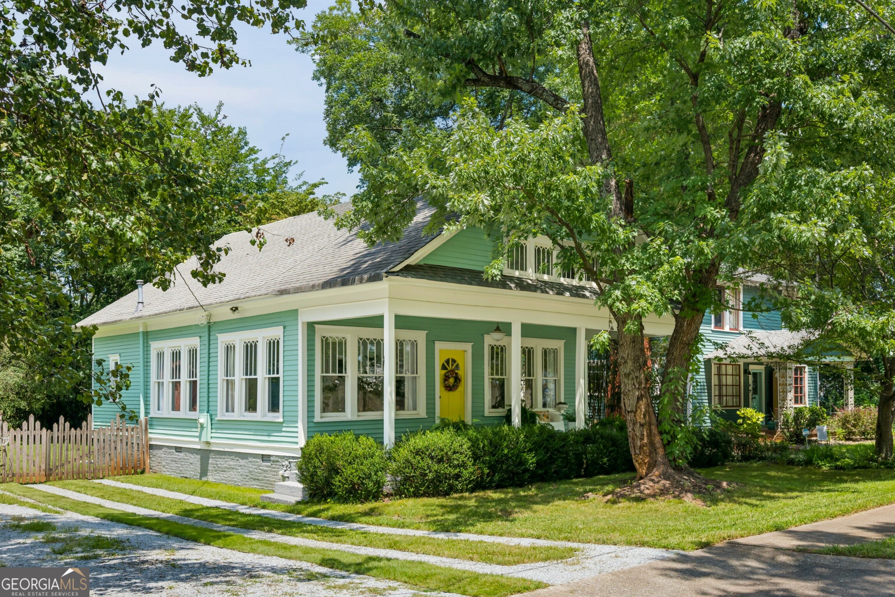 1739 Lyle Avenue Property Photo 1