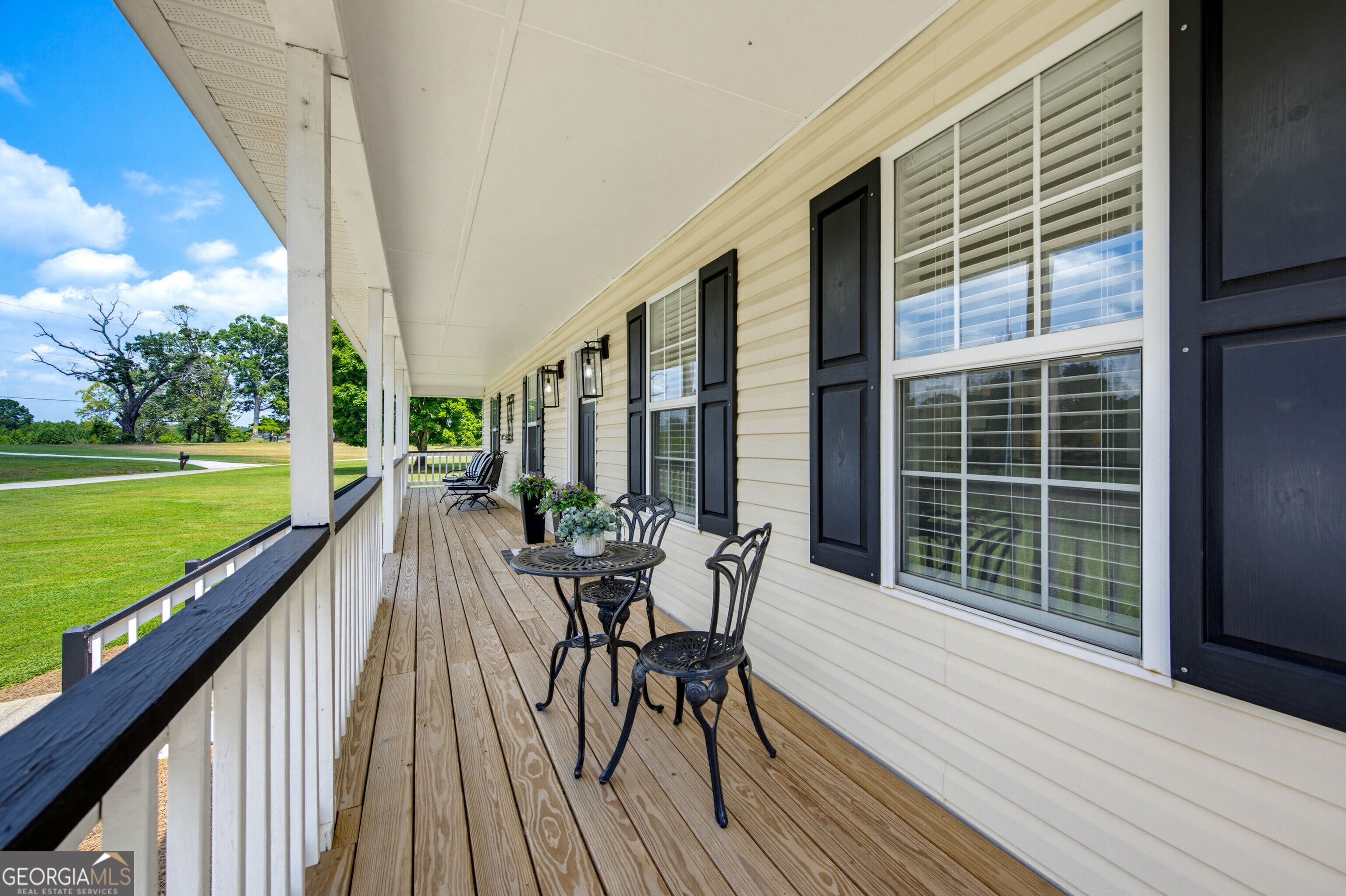15 Davis Road Property Photo 6