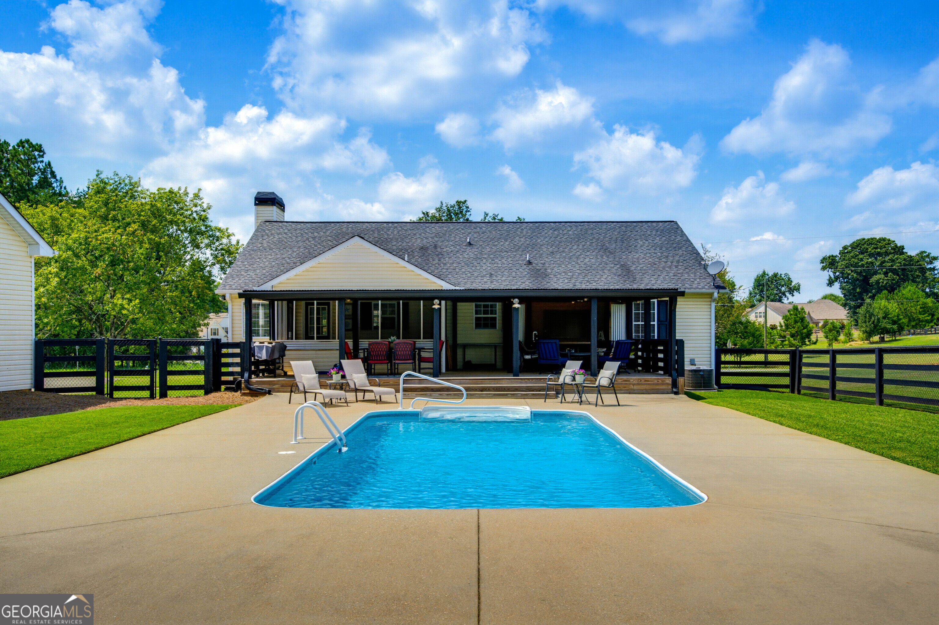 15 Davis Road Property Photo 29