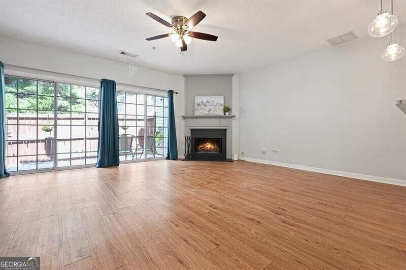 2000 Whitestone Place Property Photo 7