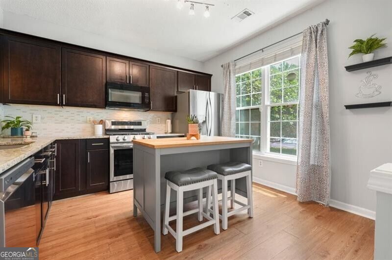 2000 Whitestone Place Property Photo 12