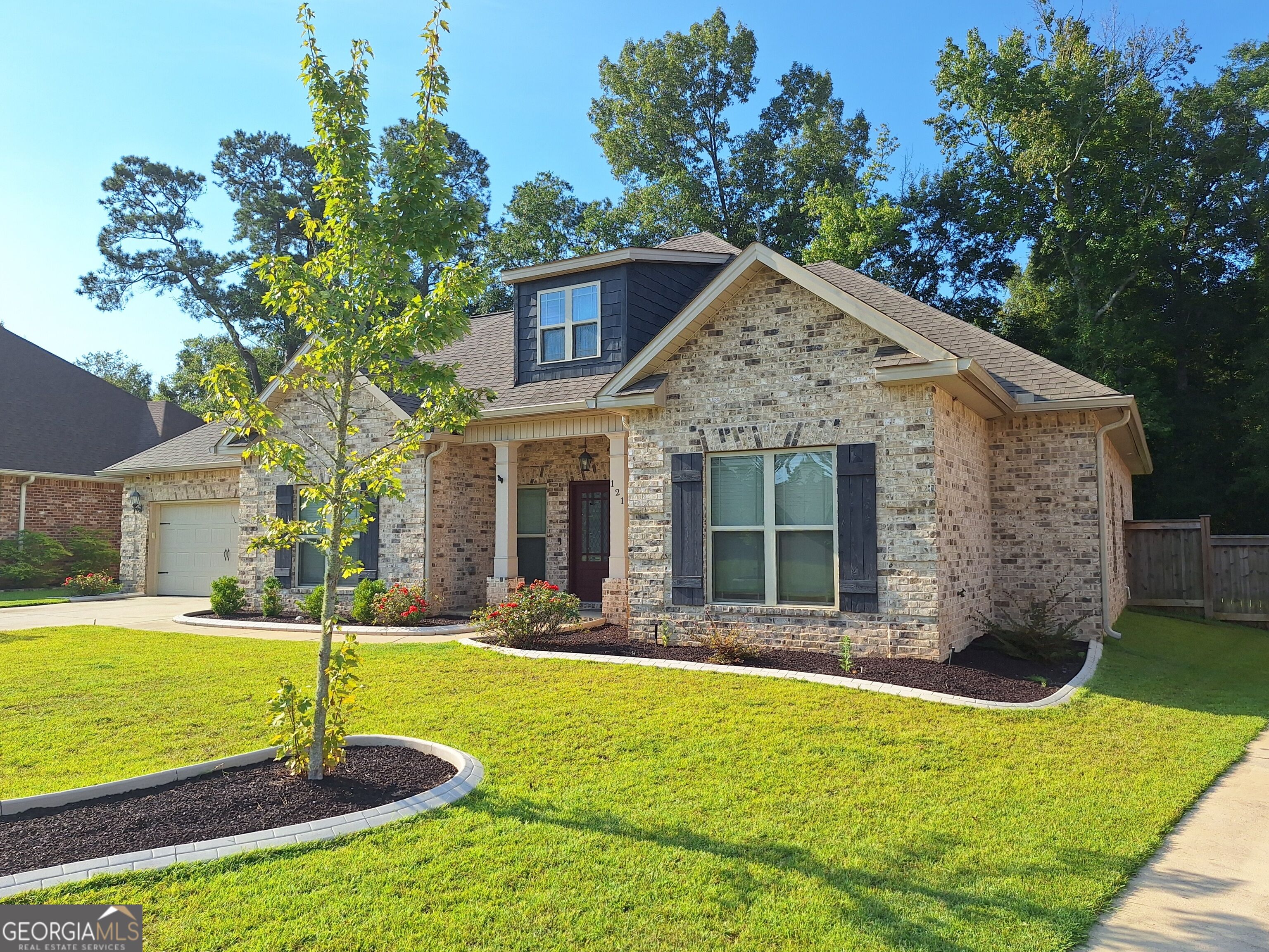 121 Windborne Court Property Photo 2