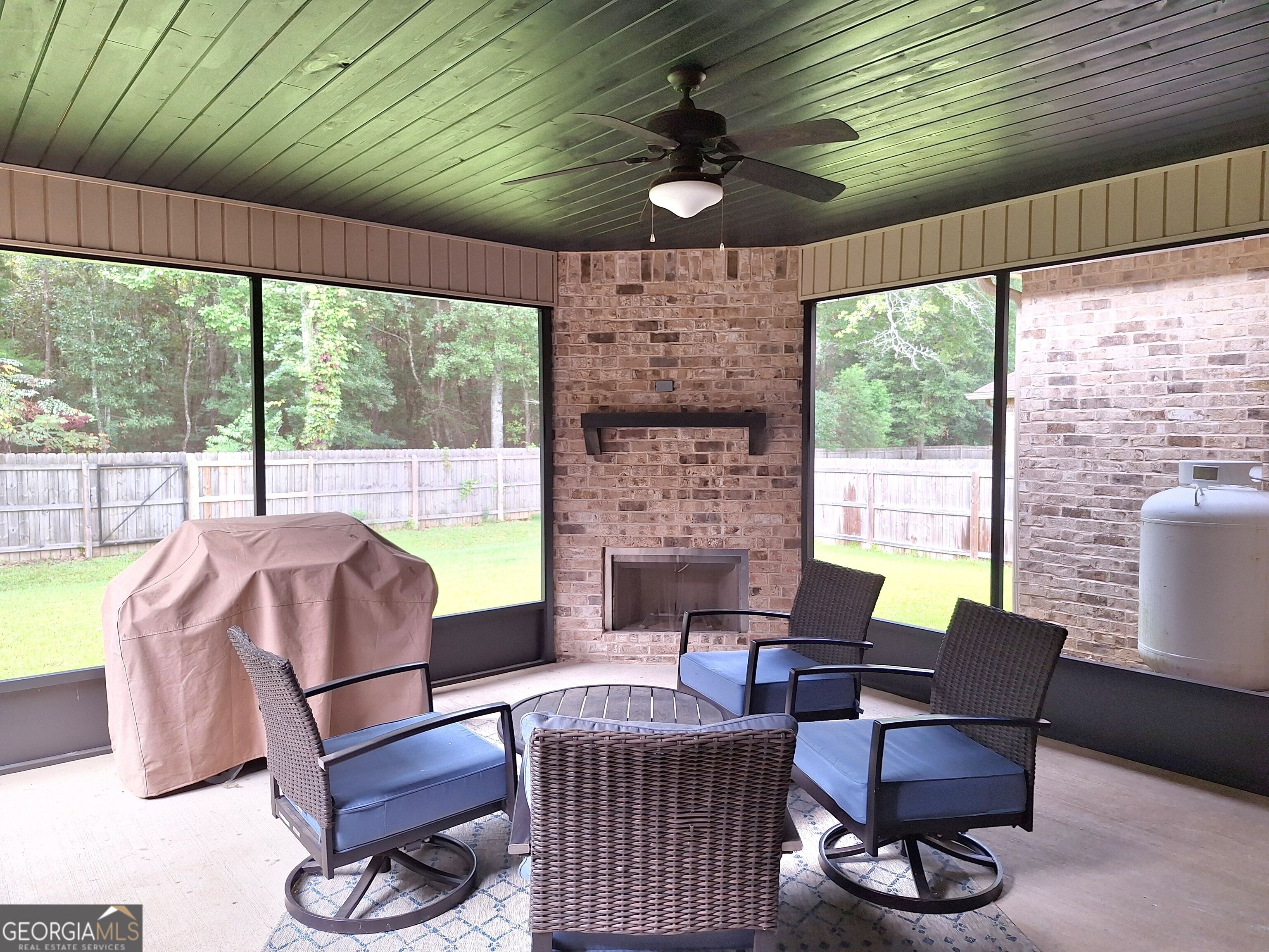 121 Windborne Court Property Photo 30