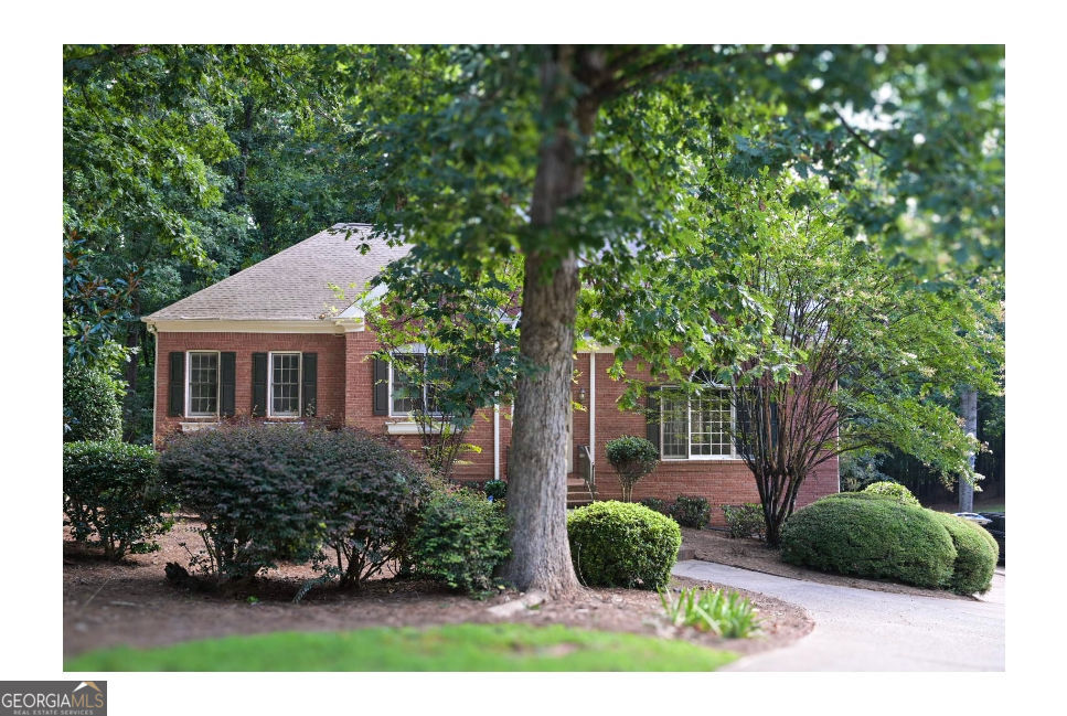 3885 Waterford Drive Property Photo 2
