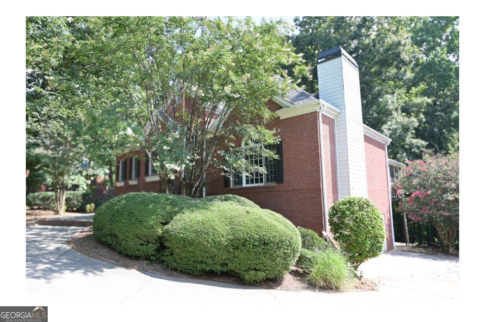 3885 Waterford Drive Property Photo 4