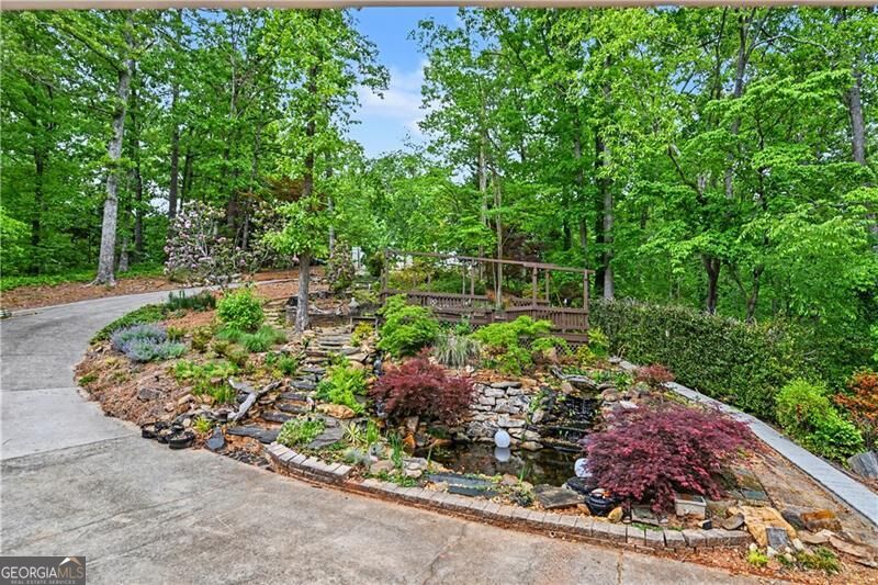 5735 E Ridge Drive Property Photo 8
