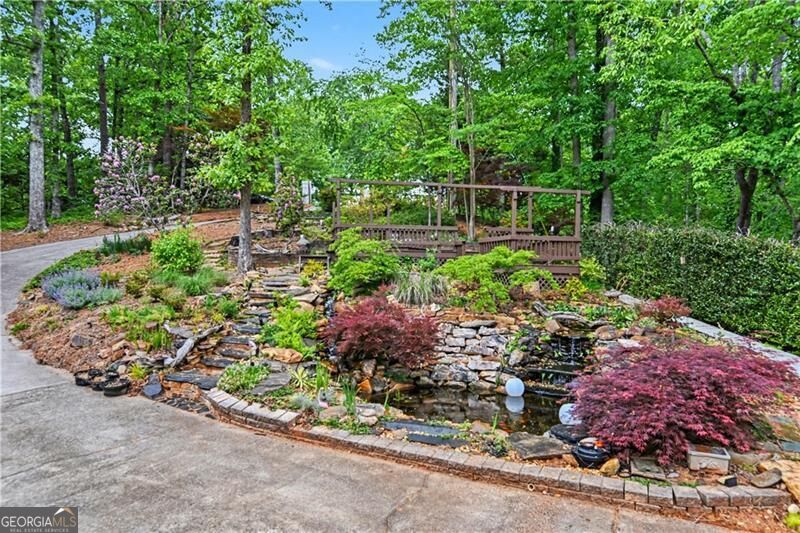 5735 E Ridge Drive Property Photo 9