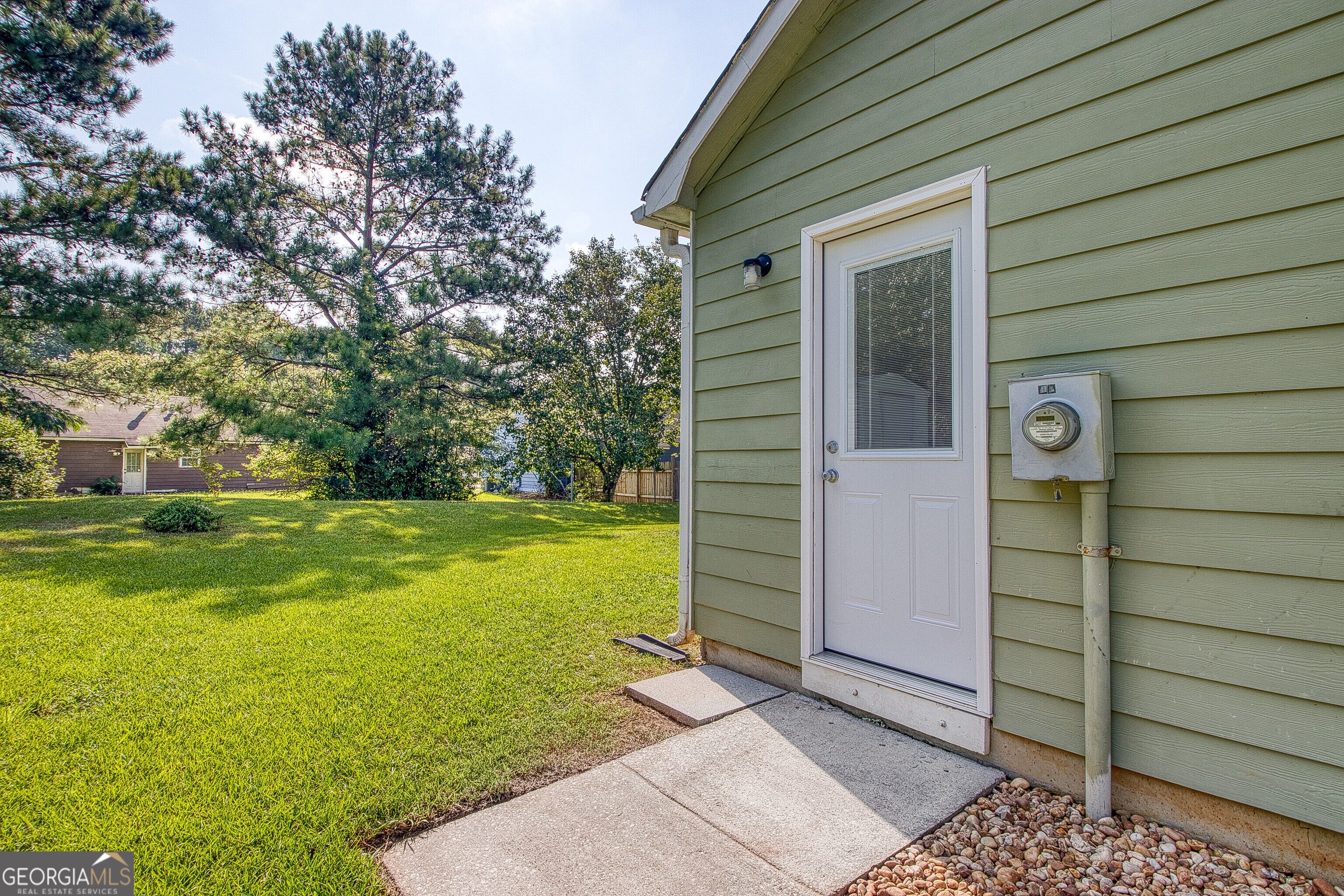32 Oak Street Property Photo 6