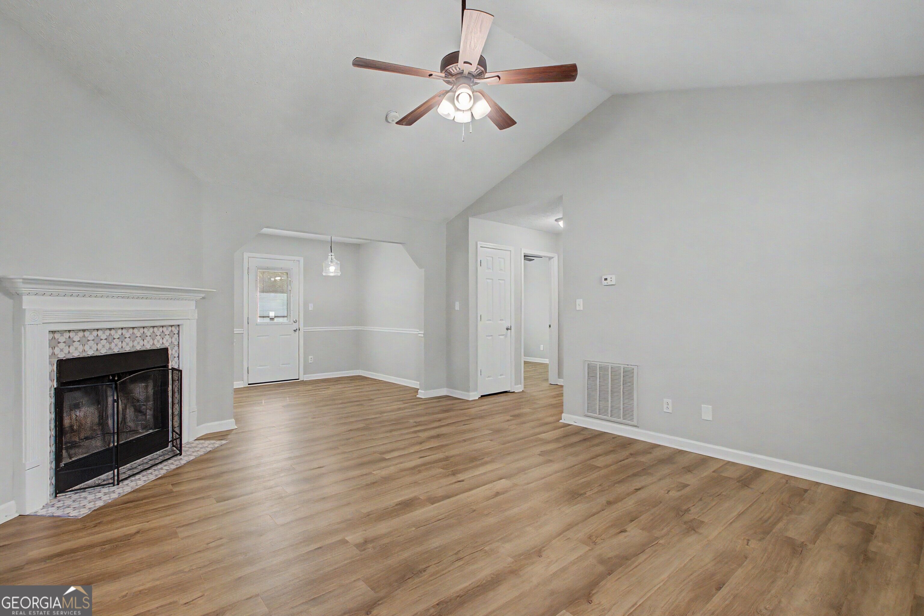 32 Oak Street Property Photo 9