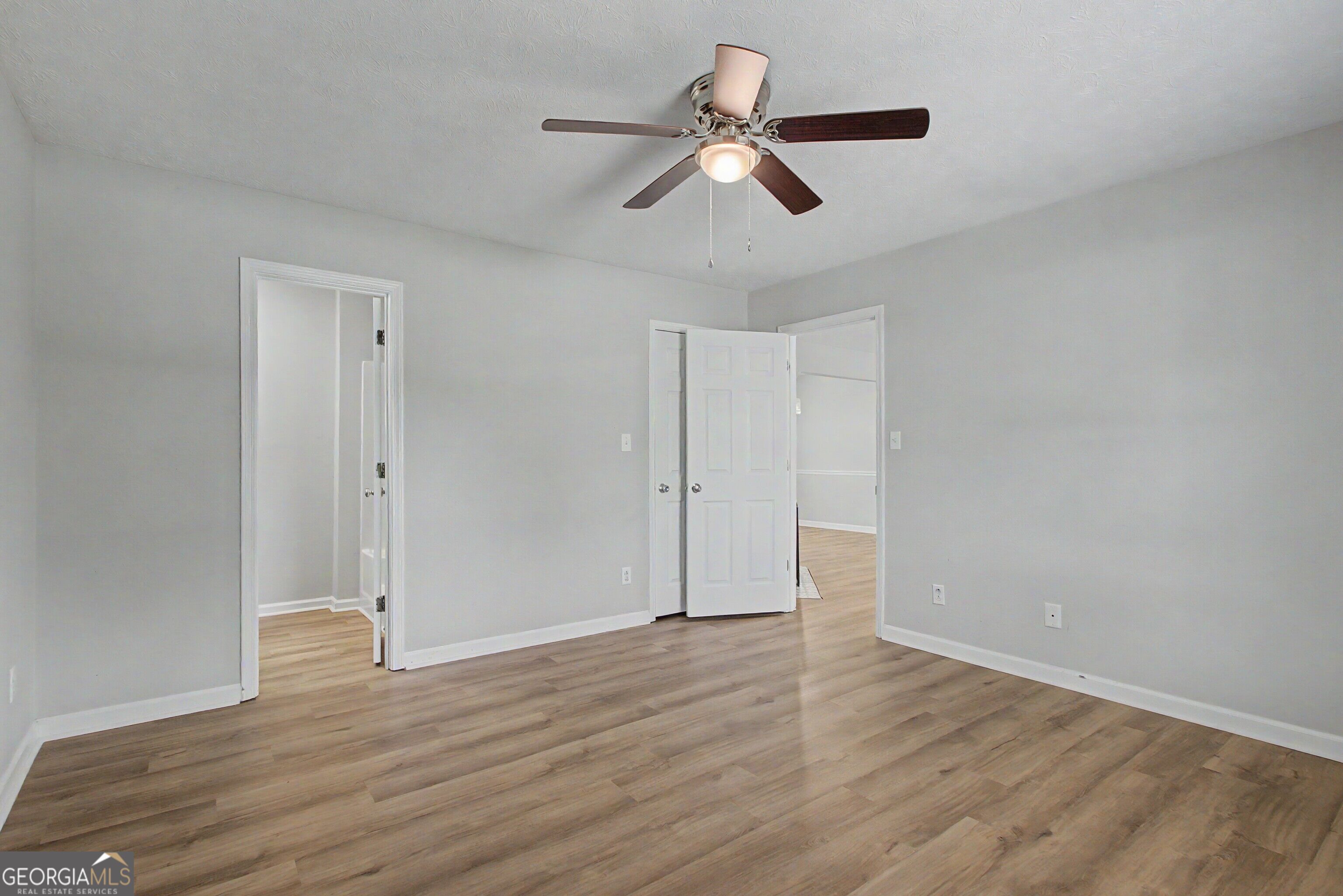 32 Oak Street Property Photo 17