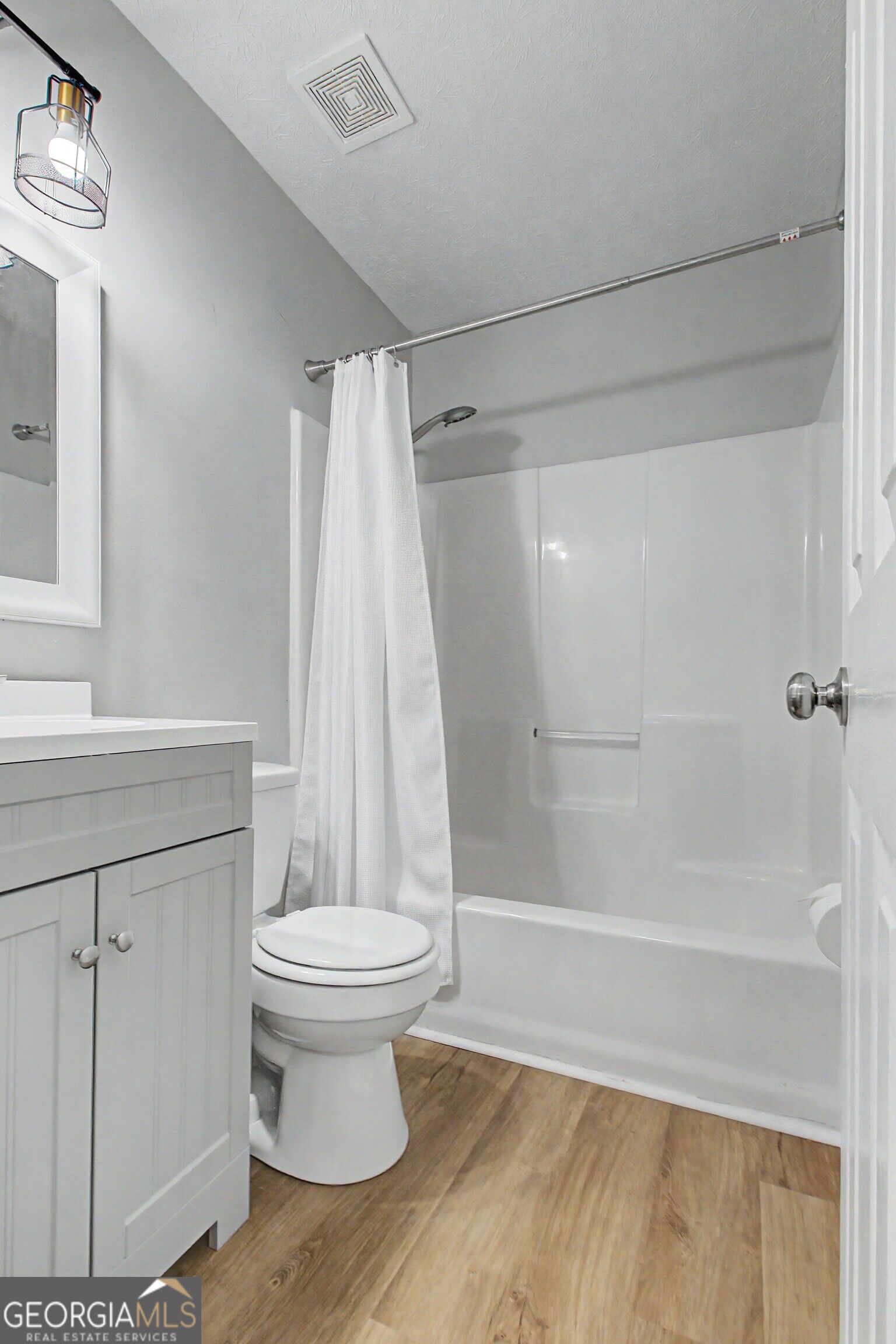 32 Oak Street Property Photo 24