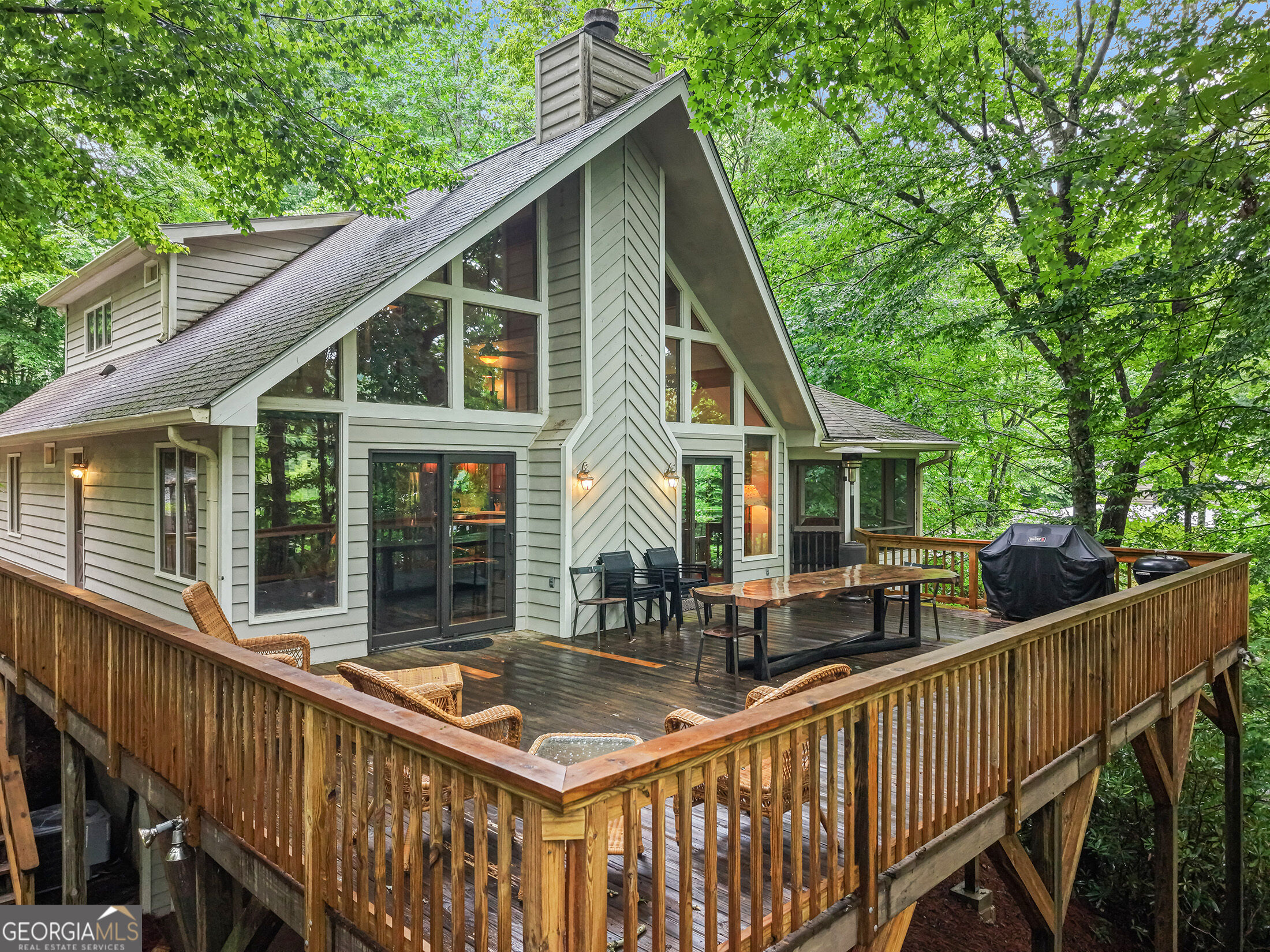 83 Hilltop Circle Property Photo 2