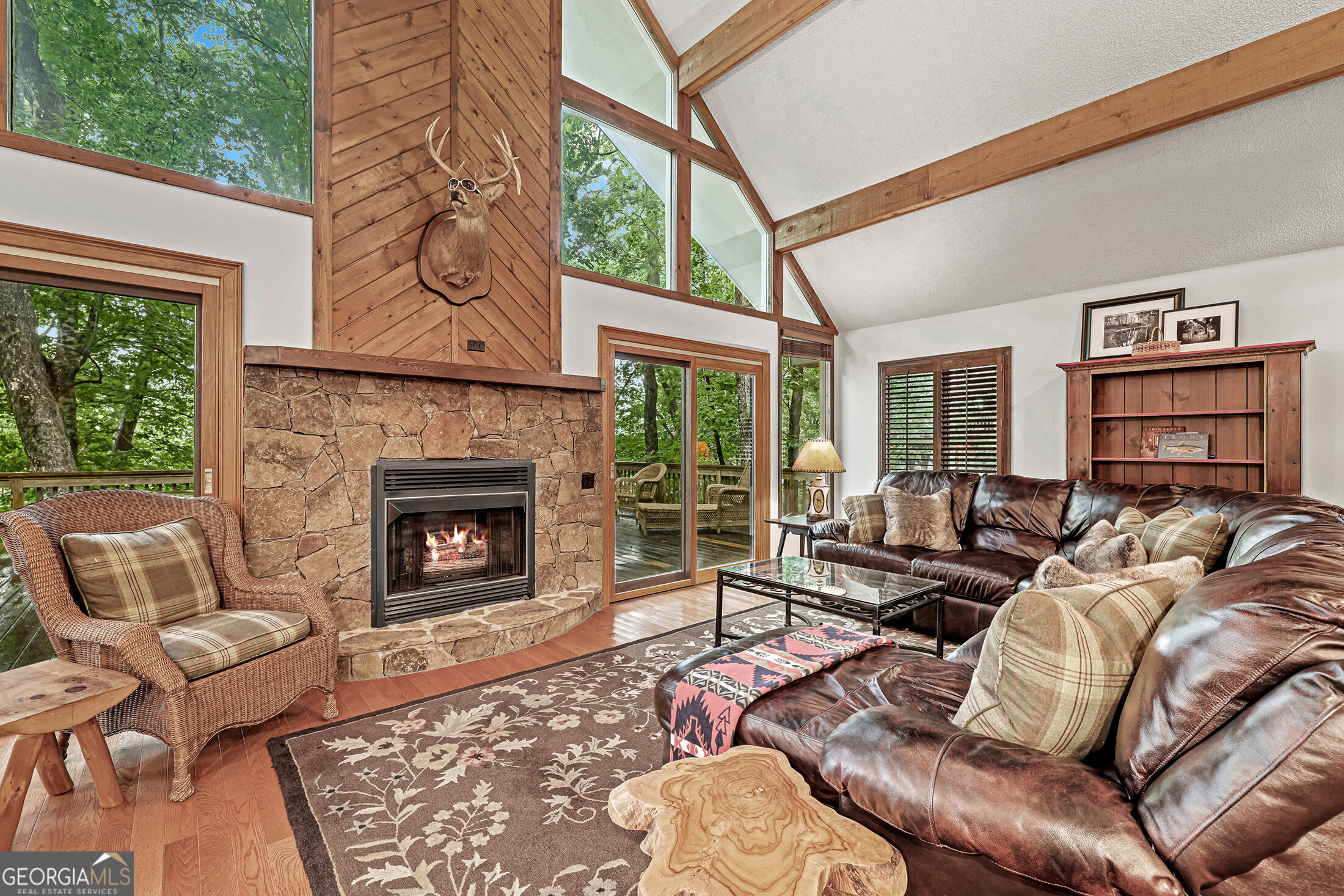 83 Hilltop Circle Property Photo 4