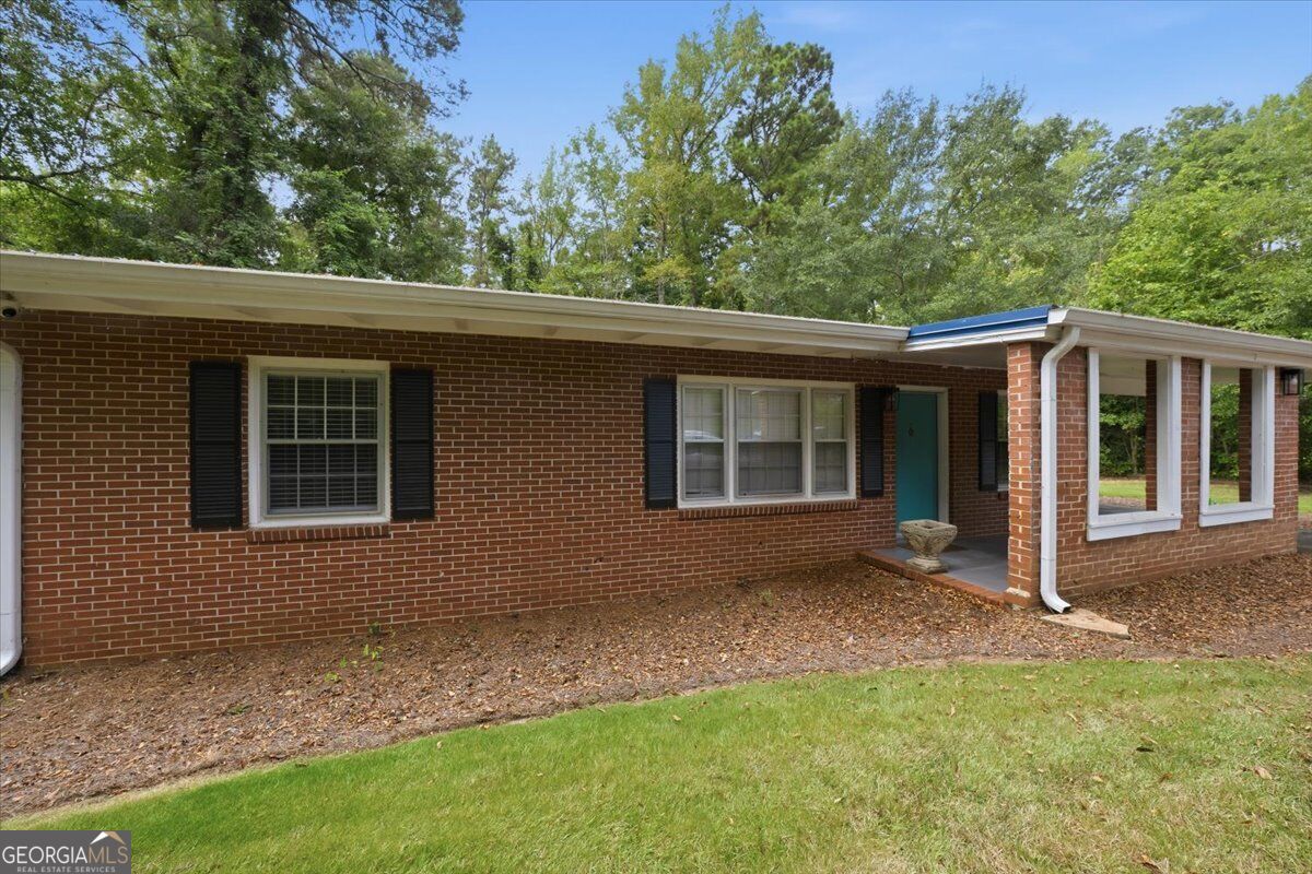 1500 Wesleyan Drive Property Photo 1