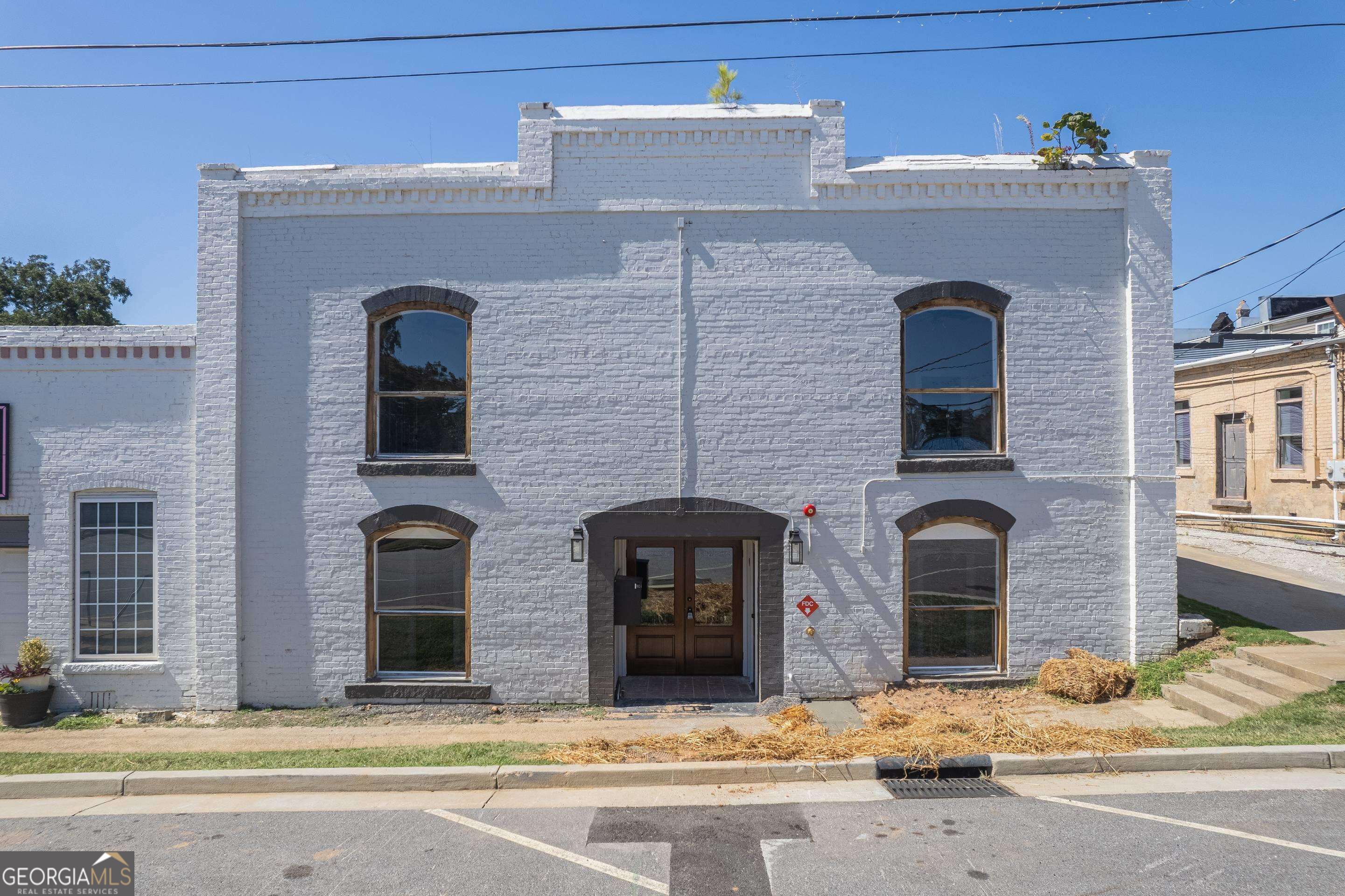 86 S Forest Avenue # D Property Photo 1