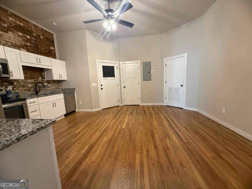 86 S Forest Avenue # D Property Photo 3