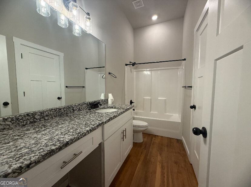 86 S Forest Avenue # D Property Photo 5