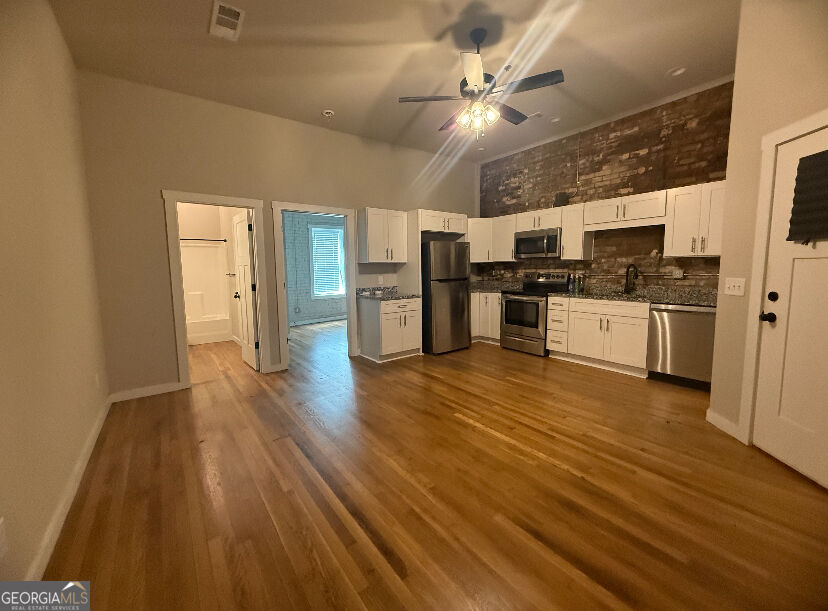 86 S Forest Avenue # D Property Photo 6