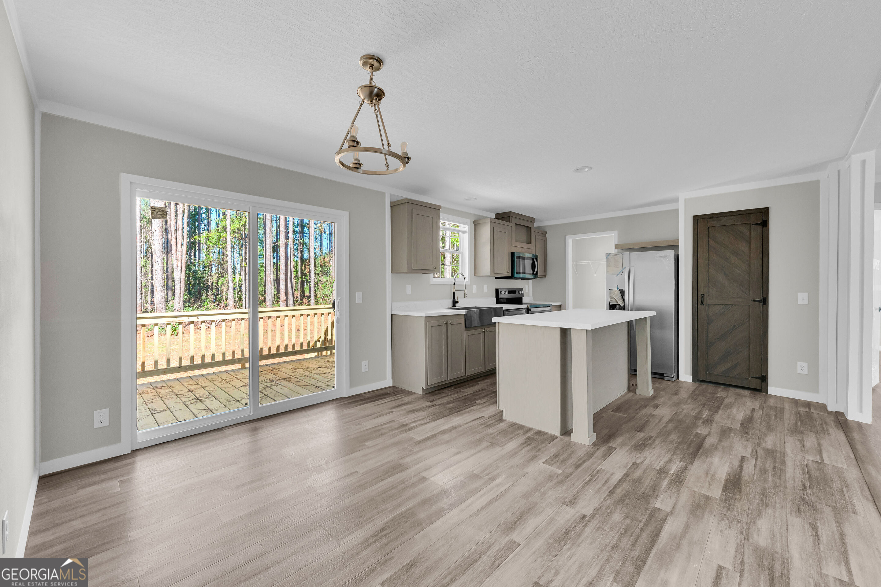 848 Swilling Road Property Photo 10