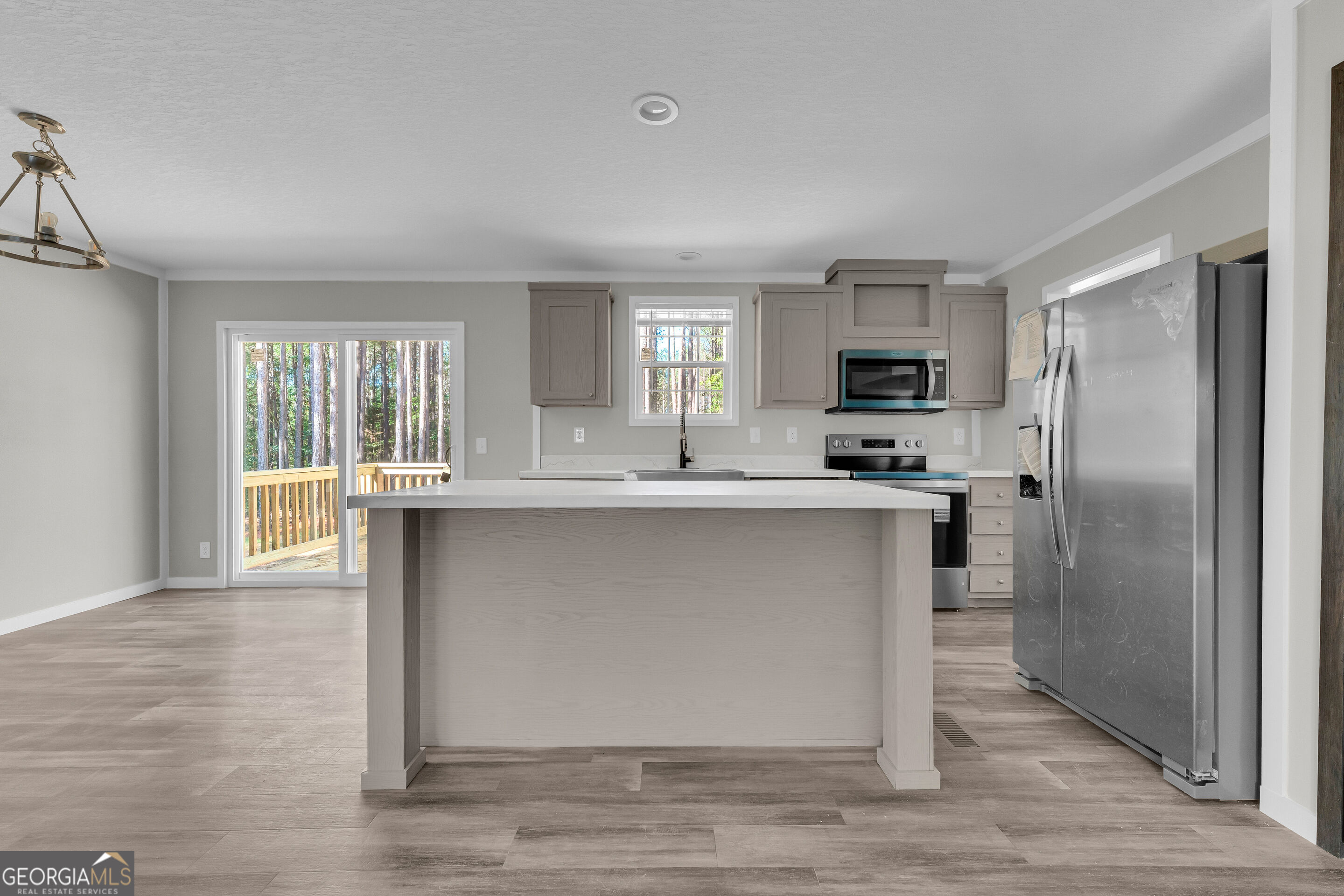 848 Swilling Road Property Photo 11