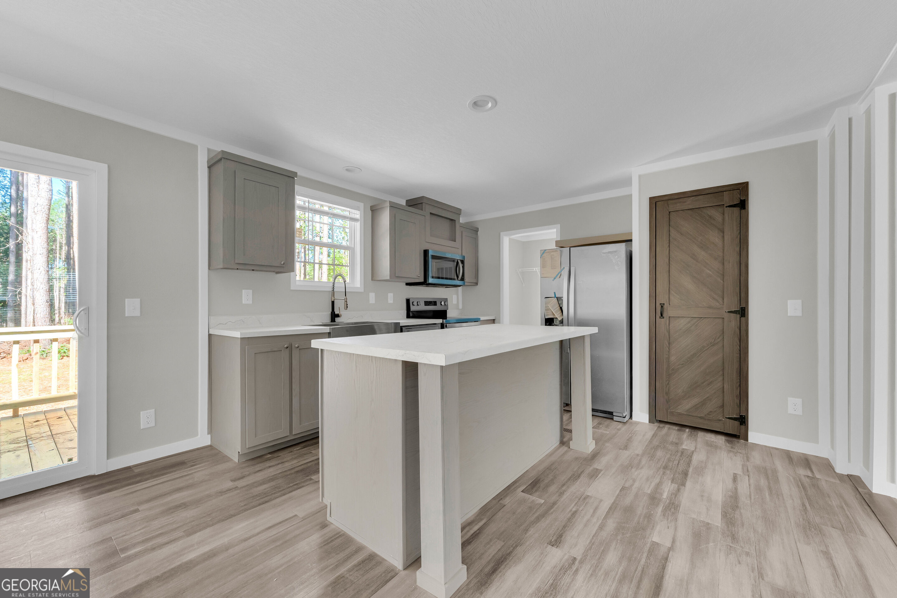 848 Swilling Road Property Photo 12