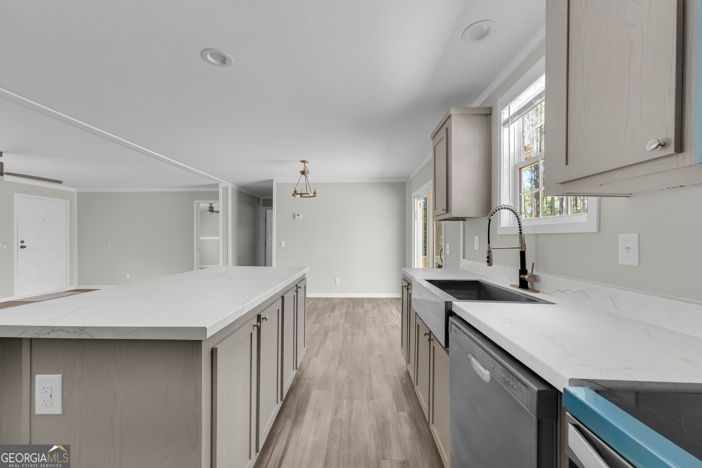 848 Swilling Road Property Photo 14