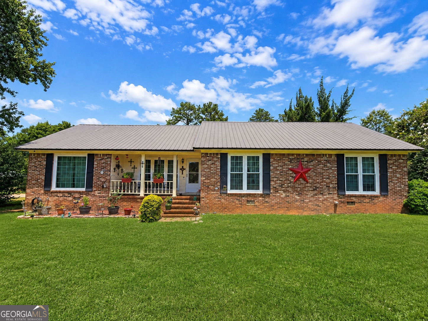 3511 W Surrey Road Property Photo 1