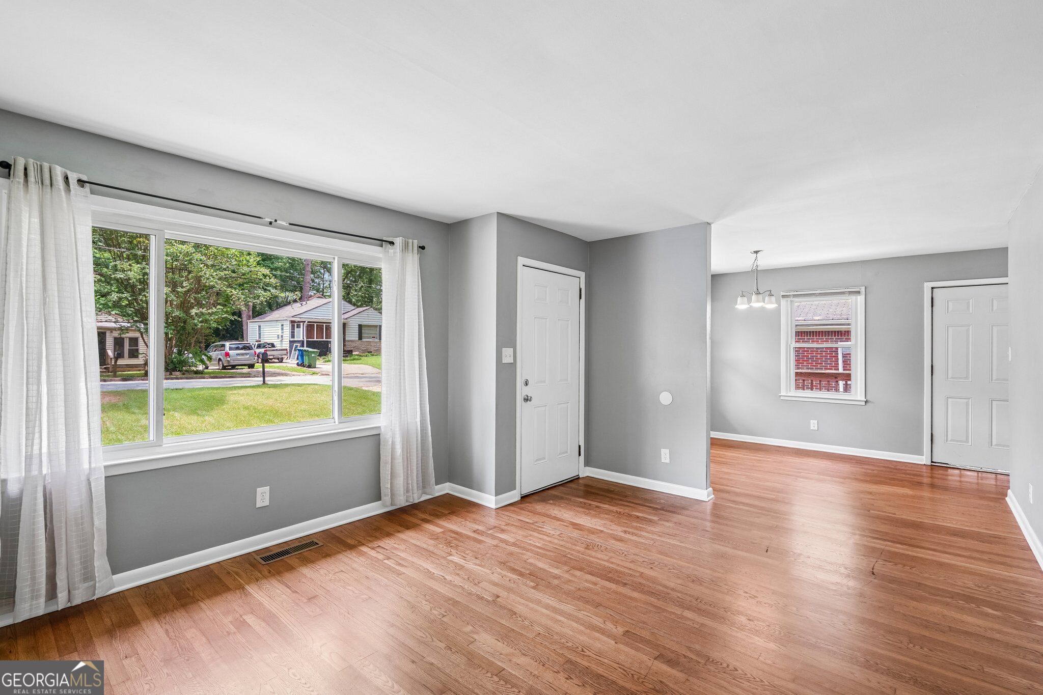 655 Albert Street Nw Property Photo 4