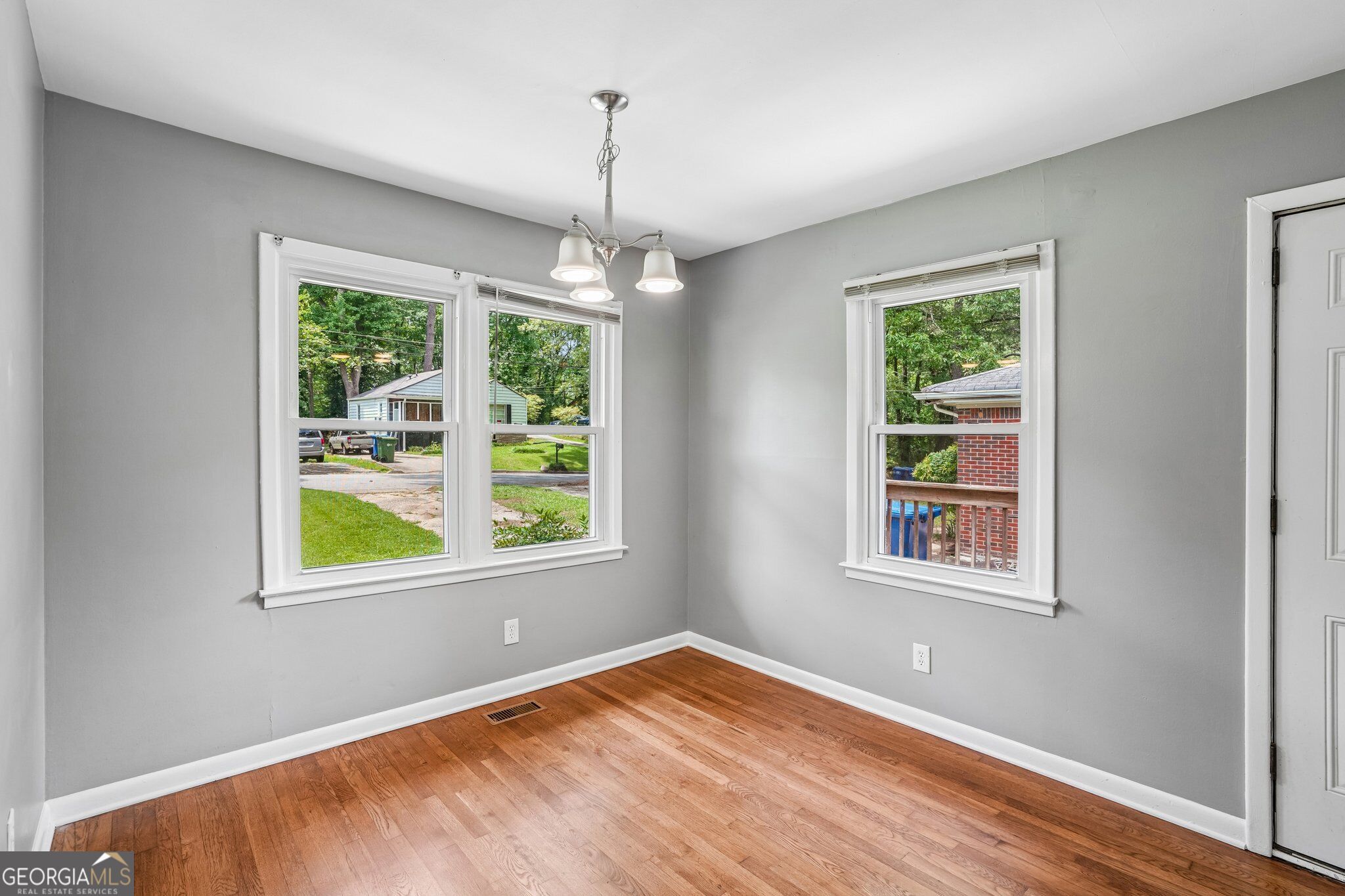 655 Albert Street Nw Property Photo 6