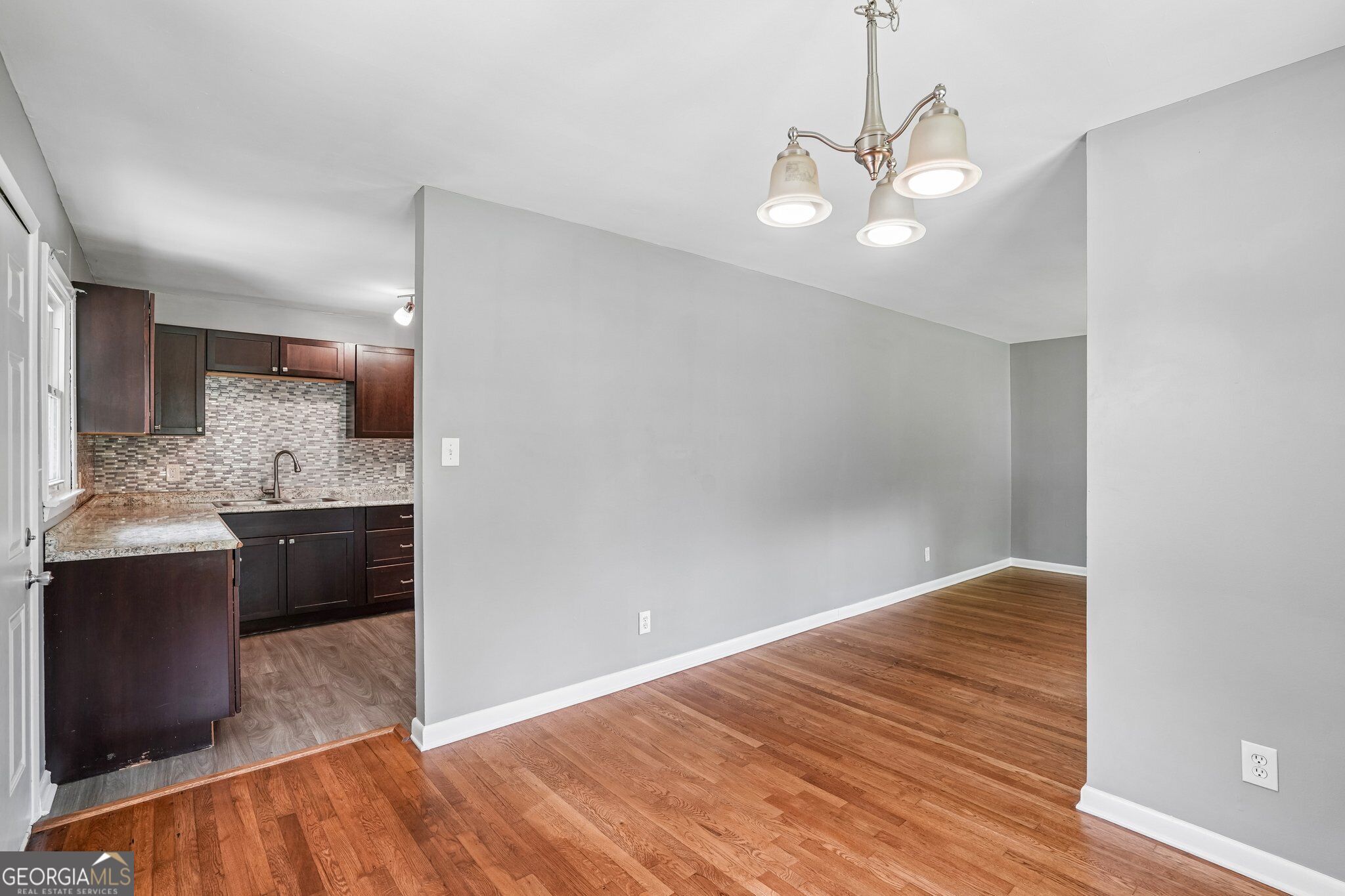 655 Albert Street Nw Property Photo 7