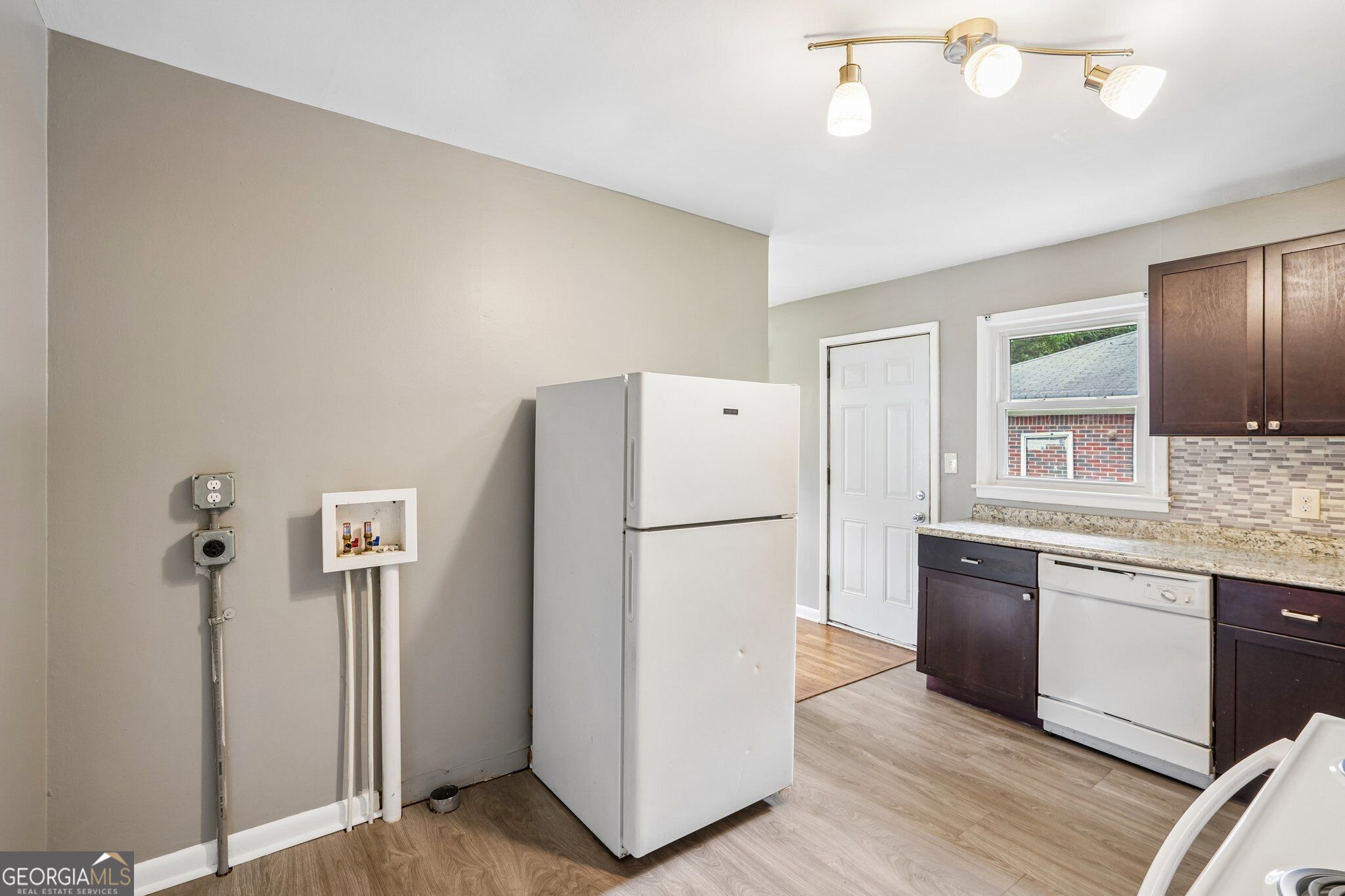 655 Albert Street Nw Property Photo 9