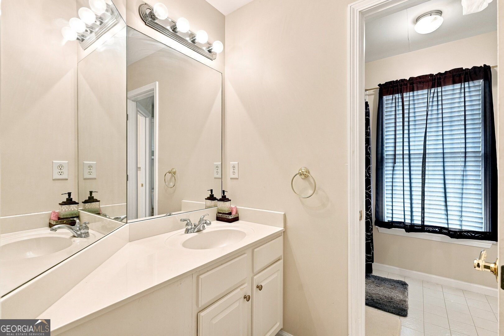 5804 Old Mill Trace Property Photo 36