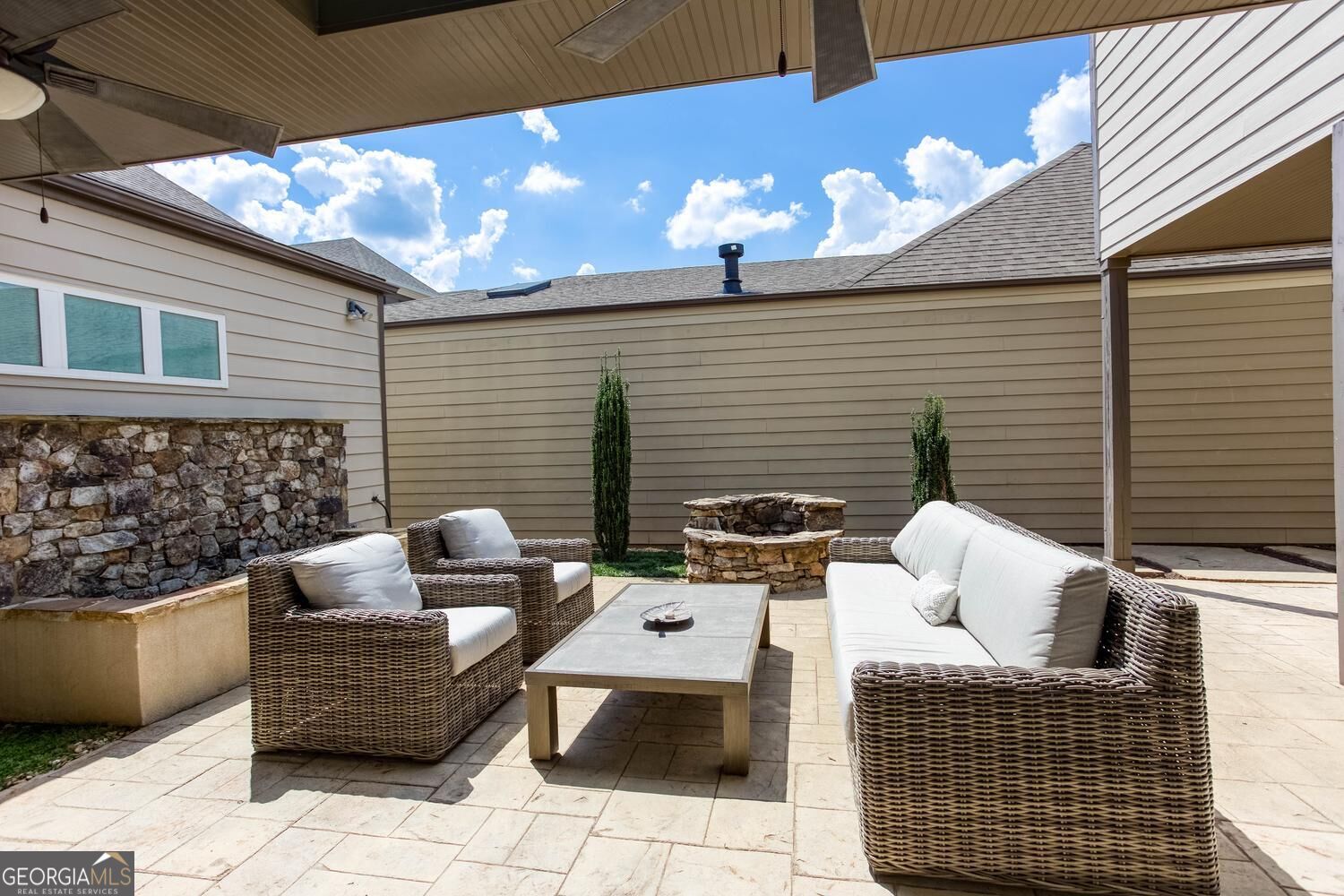 100 Batten Board Way Property Photo 6