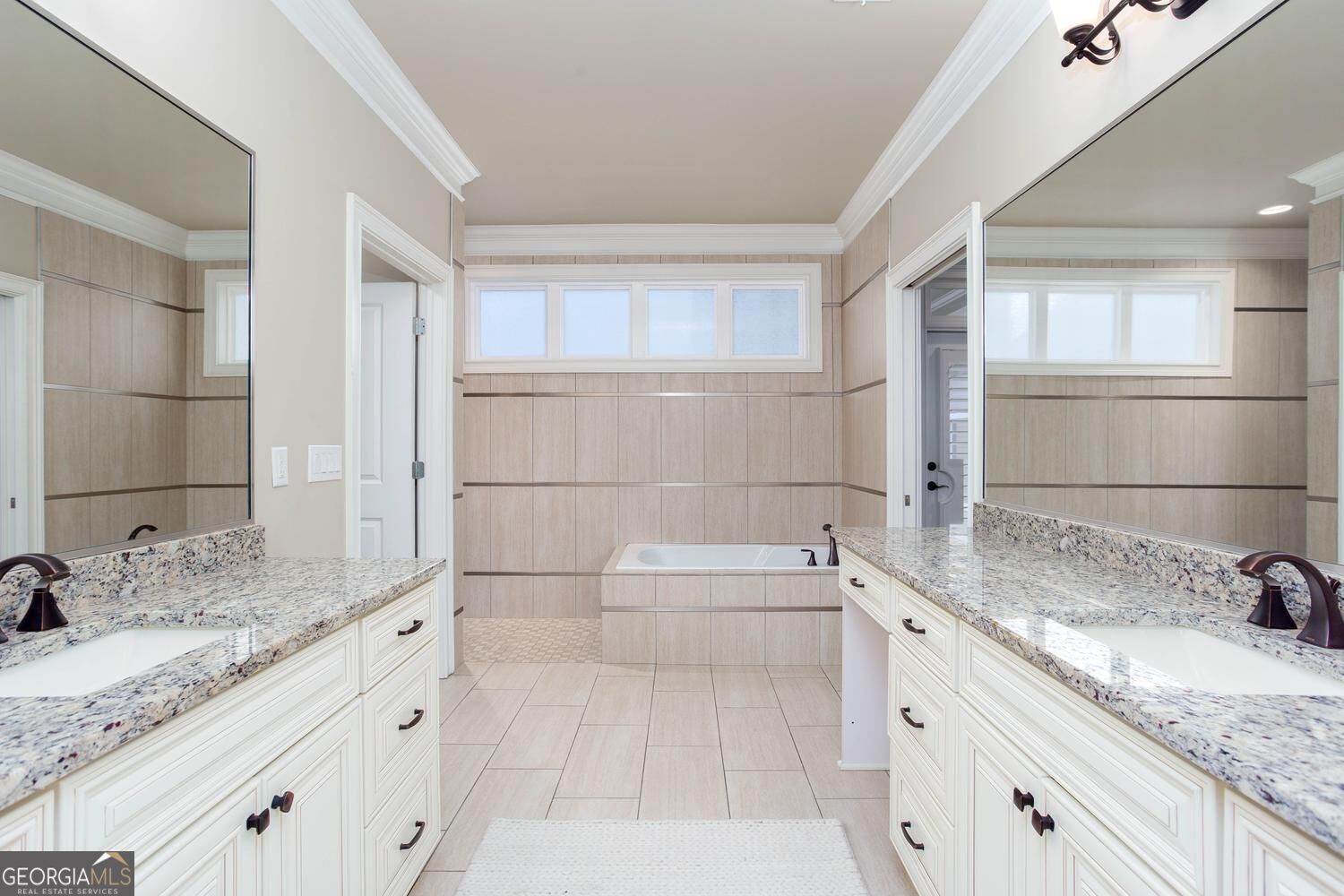100 Batten Board Way Property Photo 35