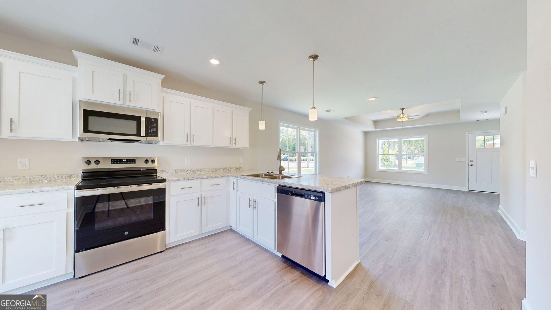 2 N Roundtree Street Property Photo 15