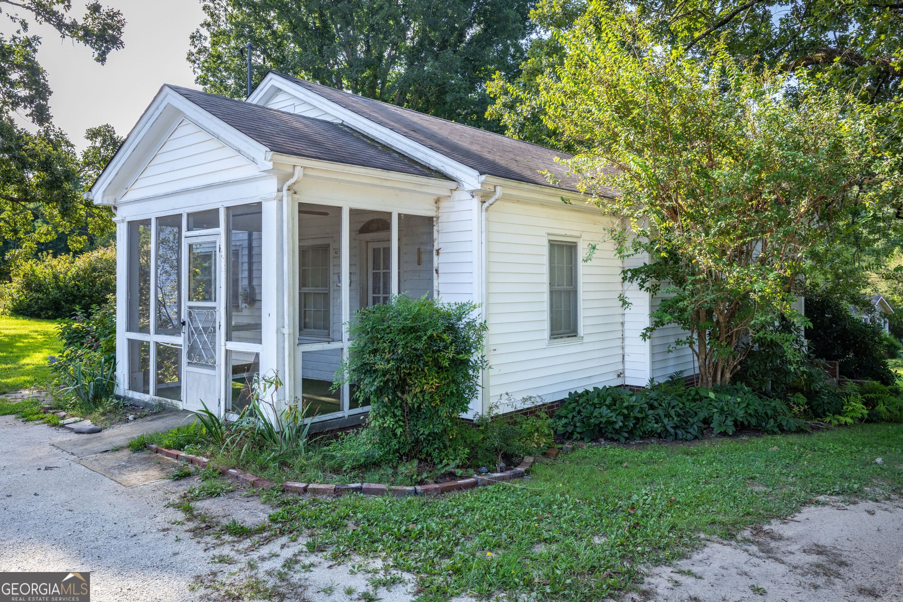 303 Georgianna Street Property Photo 2
