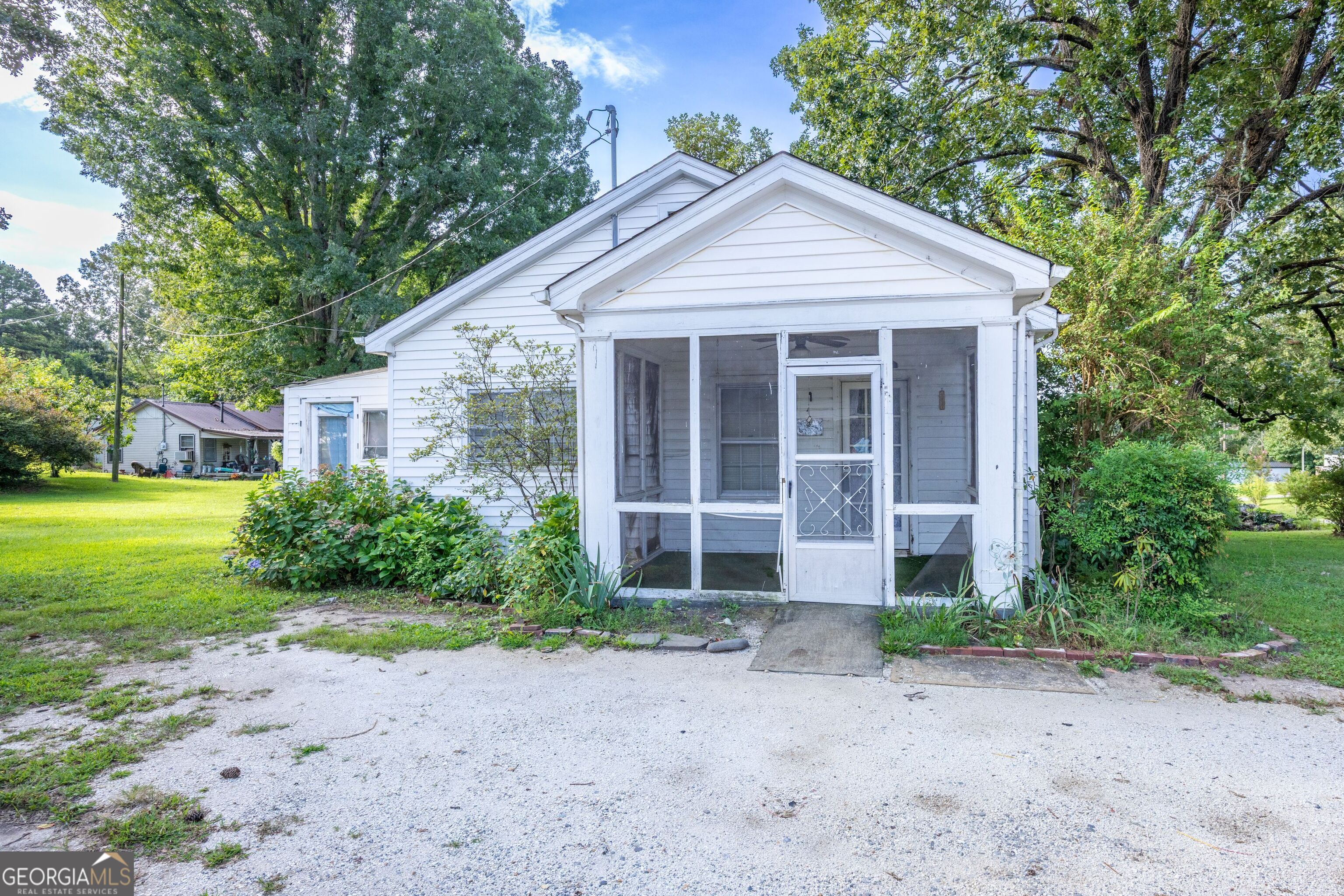 303 Georgianna Street Property Photo 4