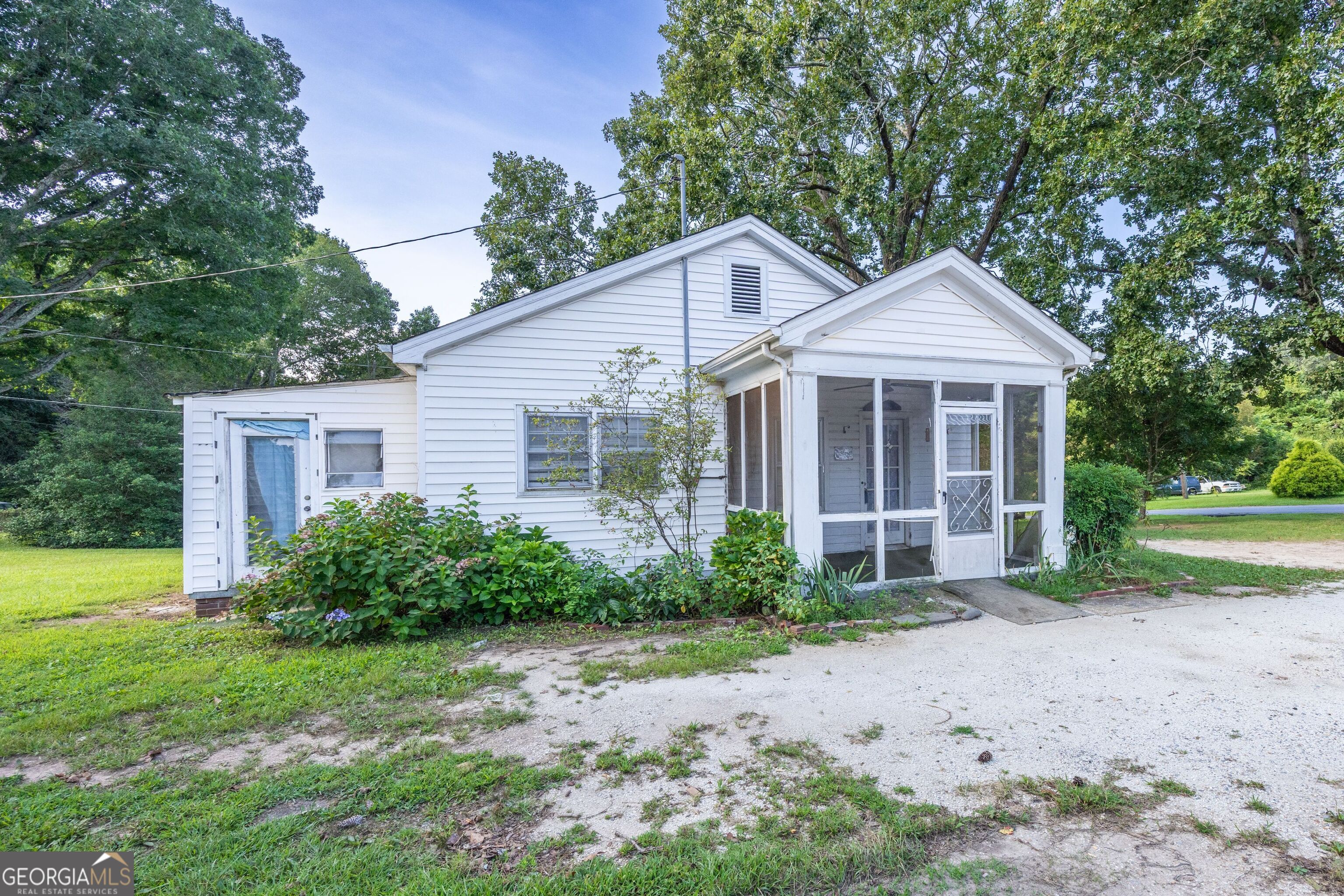 303 Georgianna Street Property Photo 5