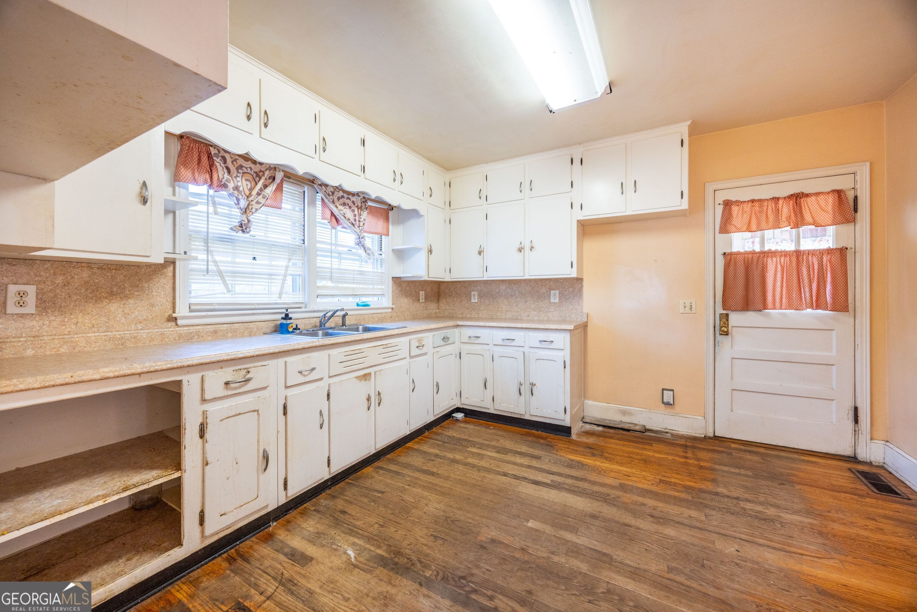 303 Georgianna Street Property Photo 11