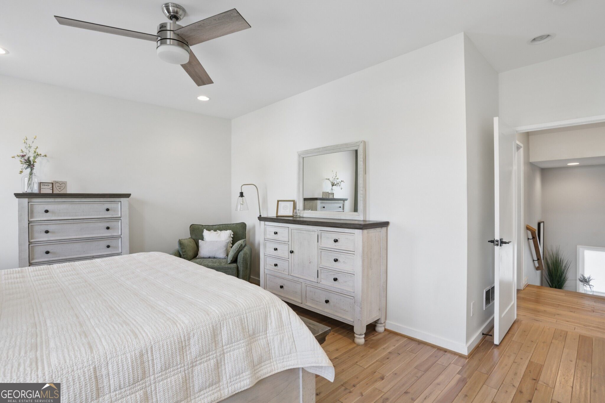 493 Winton Terrace Ne # B Property Photo 24