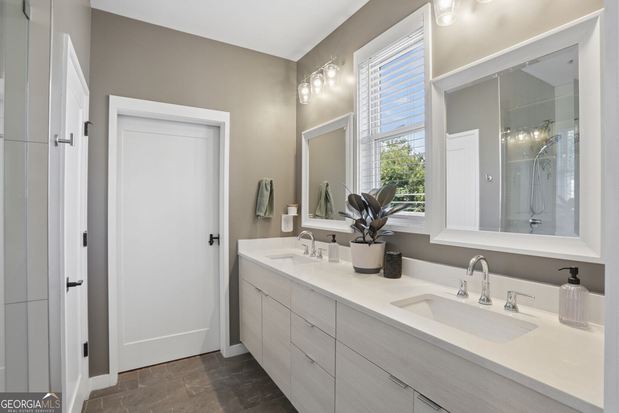 493 Winton Terrace Ne # B Property Photo 27
