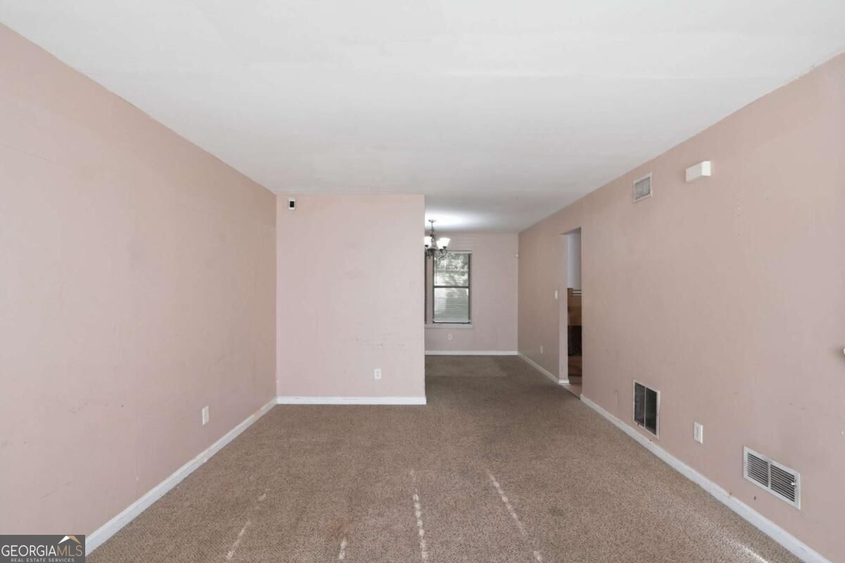 1001 Chapman Lane Property Photo 7