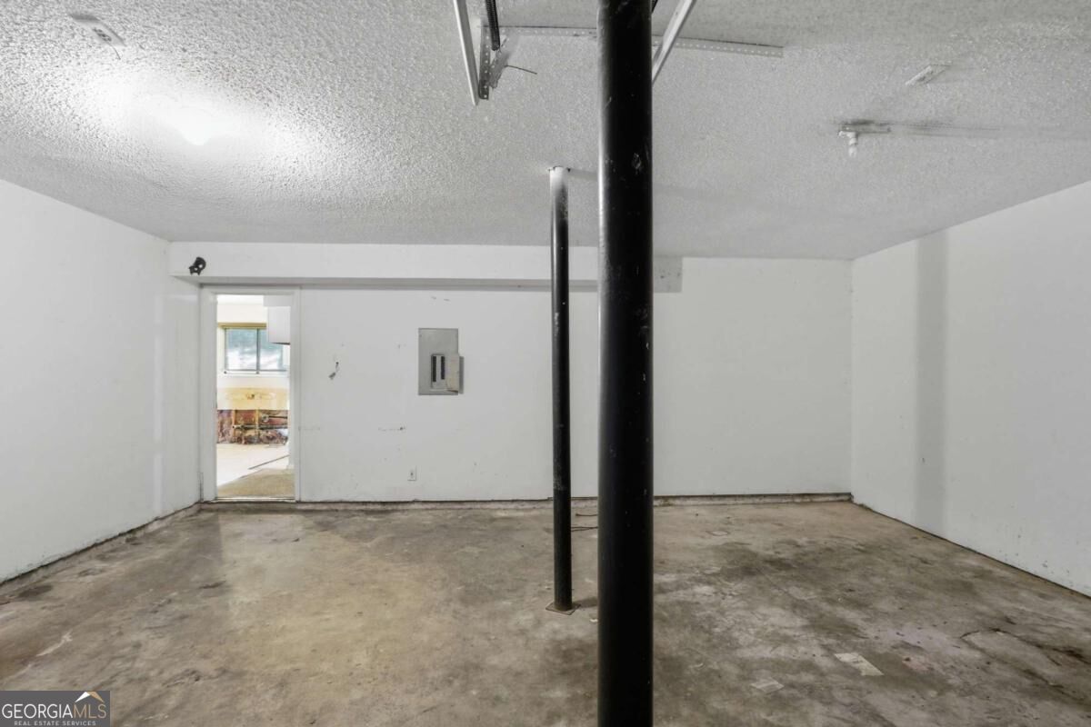 1001 Chapman Lane Property Photo 32