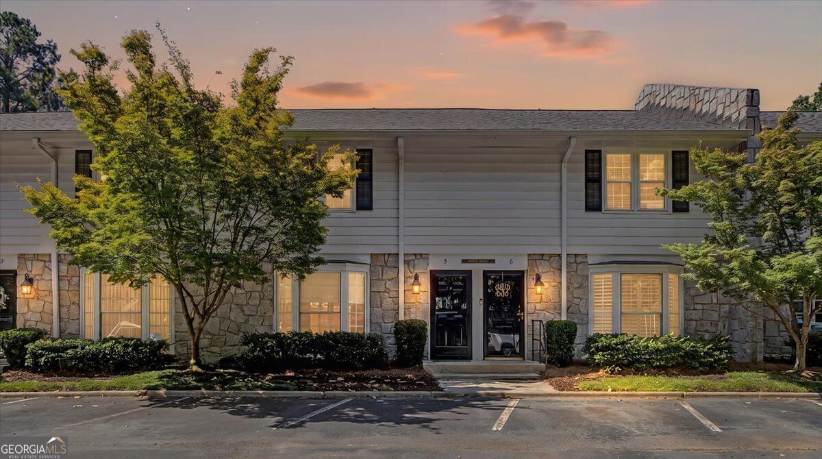 136 Peachtree Memorial Drive NW # 5