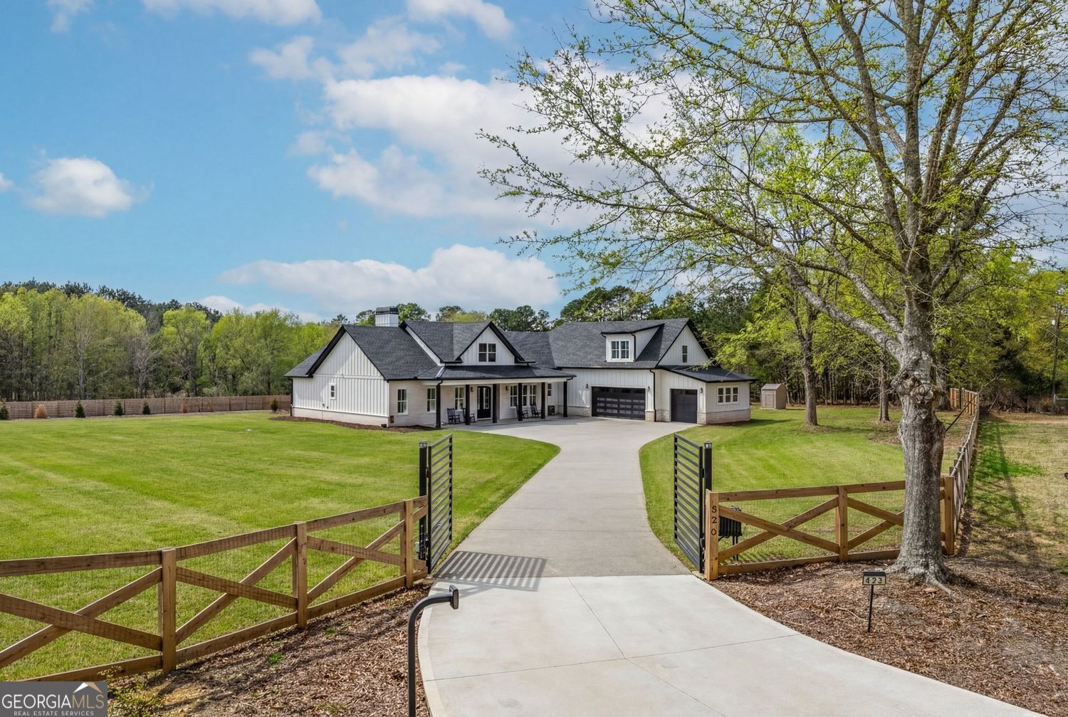 825 Arch Tanner Road Property Photo 1