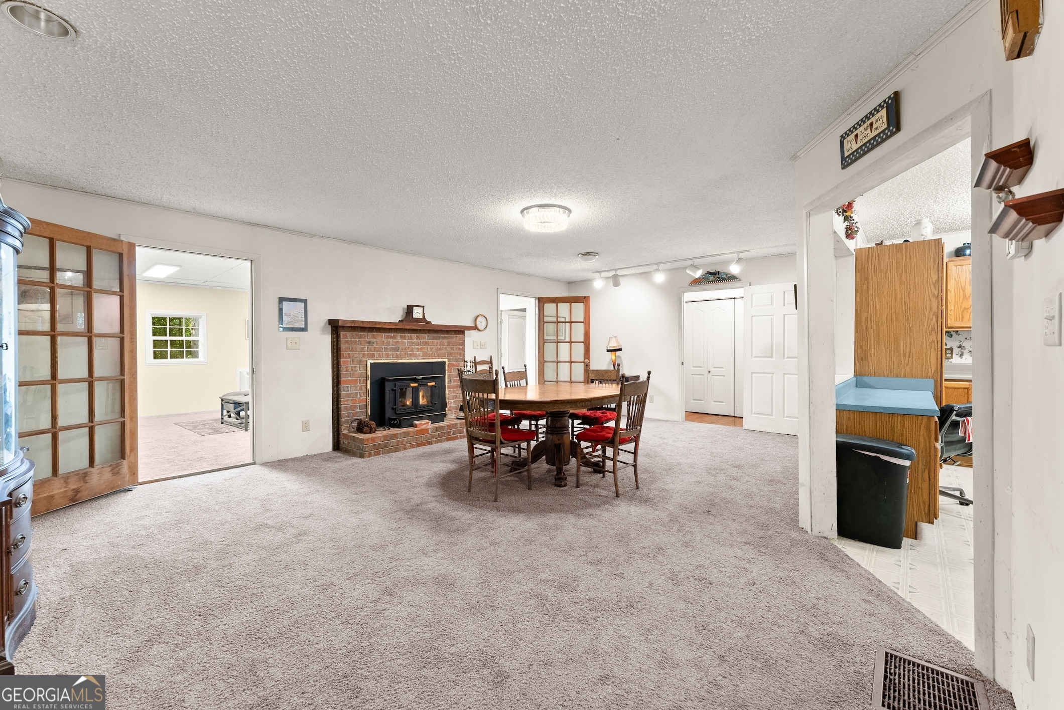 350 Old River Road Property Photo 8