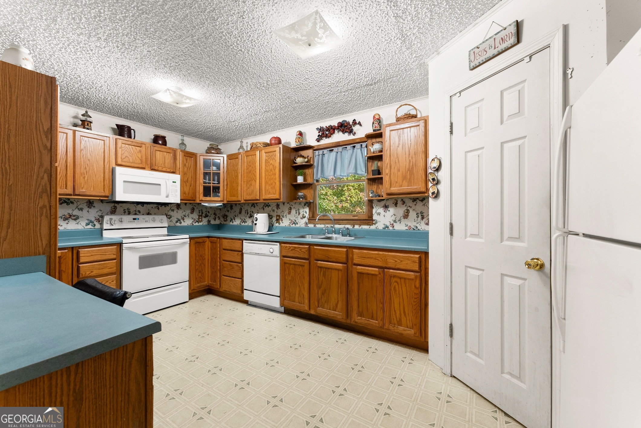 350 Old River Road Property Photo 12